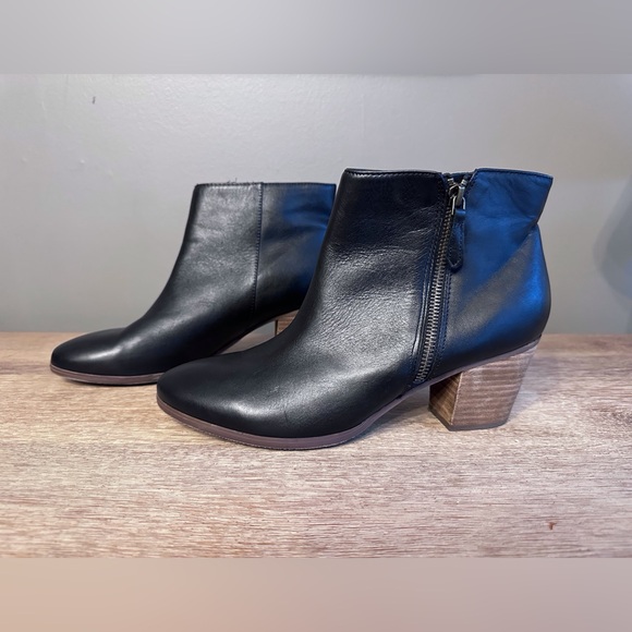Crown Vintage Women's Ankle Boot SZ 10 Black Leather Sandy Booties - Picture 1 of 12